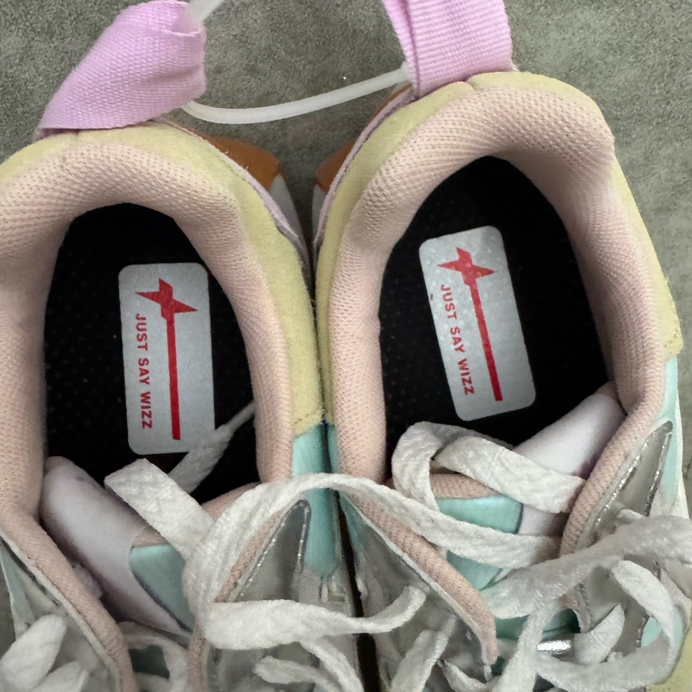 NWT W6YZ Just Say Wizz Loop Sneaker Pastel Lilac Paglia White Sz 9 - Picture 12 of 14